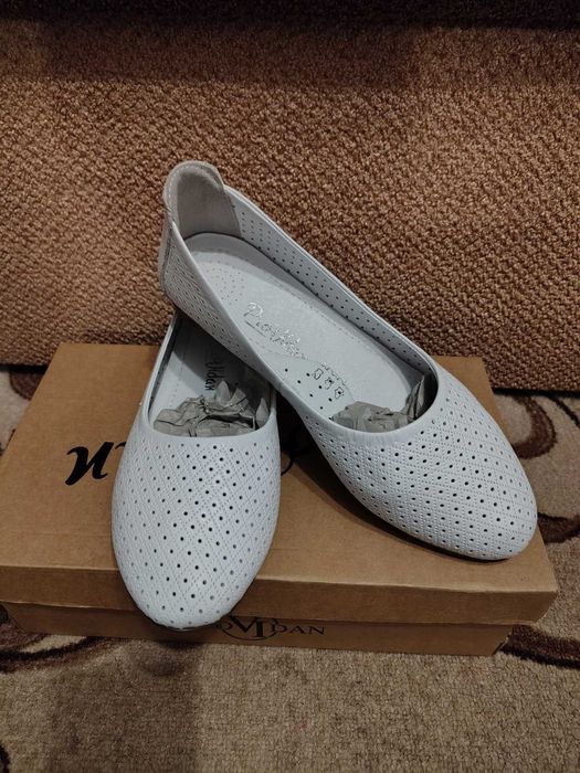 Шкіряні жіночі балетки