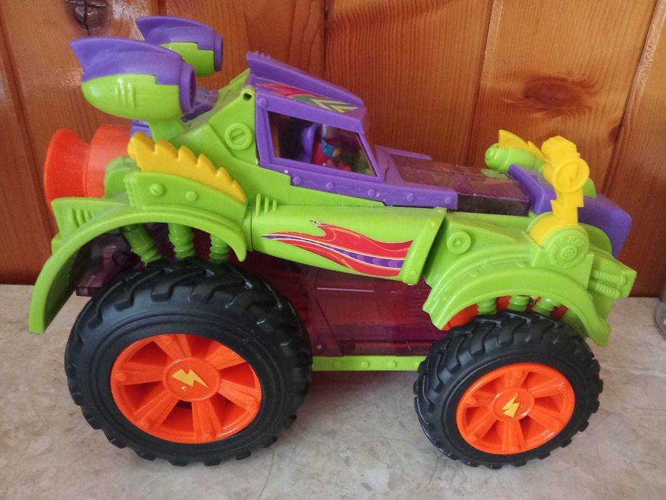 SUPER ZINGS Zestaw Monster Truck i Figurki