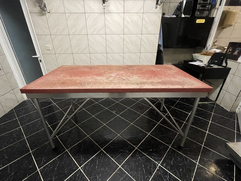 Bancada de desmanche de carnes em Inox