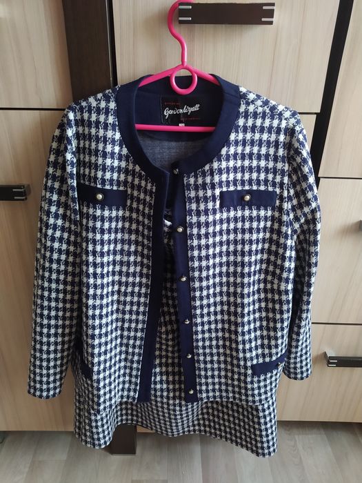 Garsonka biało-granatowa, rozmiar ok. 50