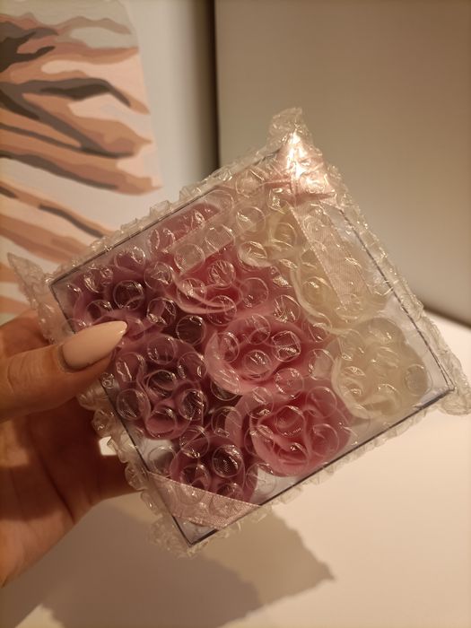 Nowe - różowe płatki róż do kąpieli Avon