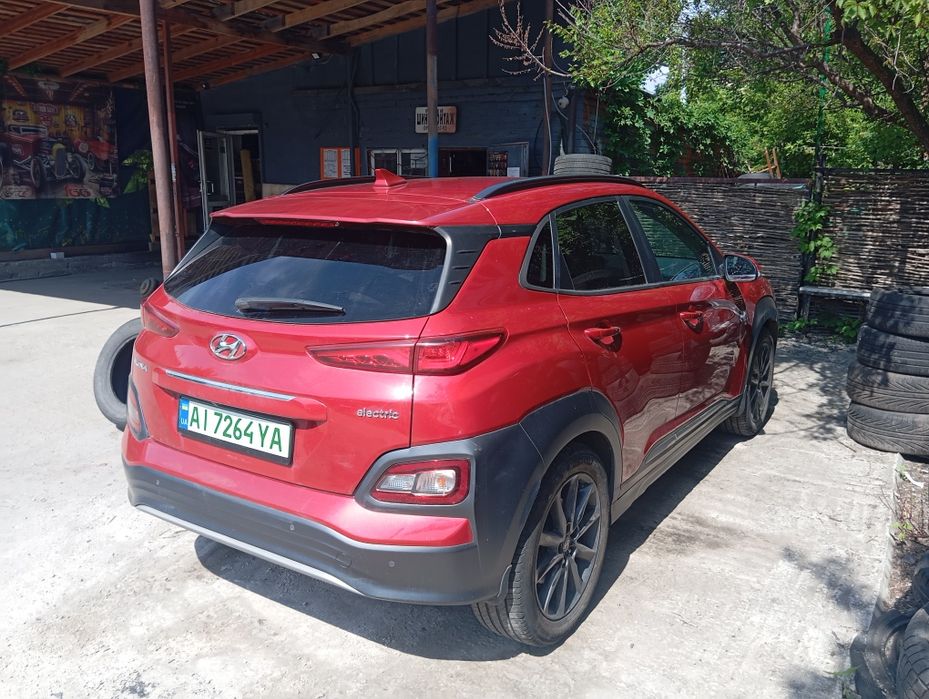 Продам Hyundai Kona ev