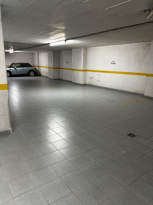 Lugar Garagem Lumiar - Lisboa