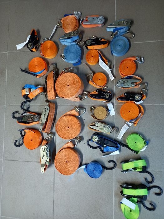 Pasy towarowe zabezpieczające z klamrami