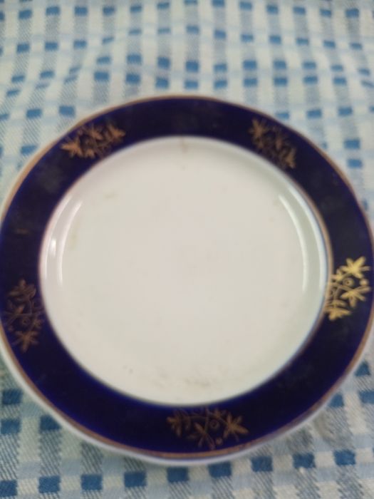 Продам фарфорові тарілки