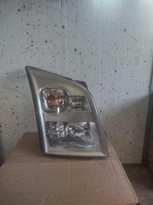 Lampy przednie Ford transit