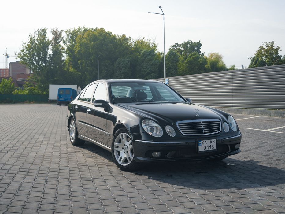 Mercedes benz w211 e500.