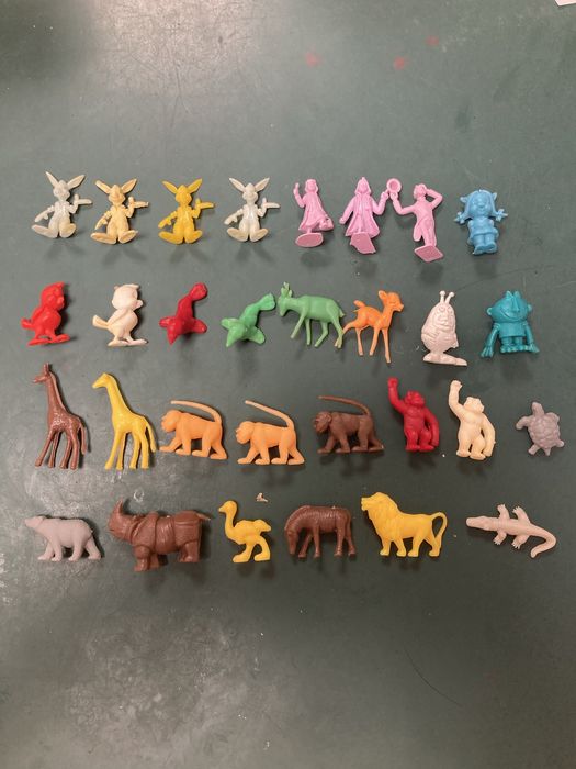 Brinquedo Conjunto 62 Figuras, Dunkin, Raja, Disney e outros