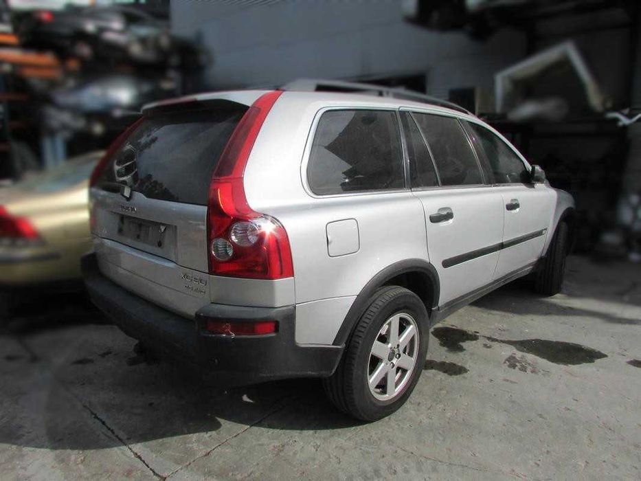 Volvo XC90 2.4D5 de 2004 - Peças Usadas