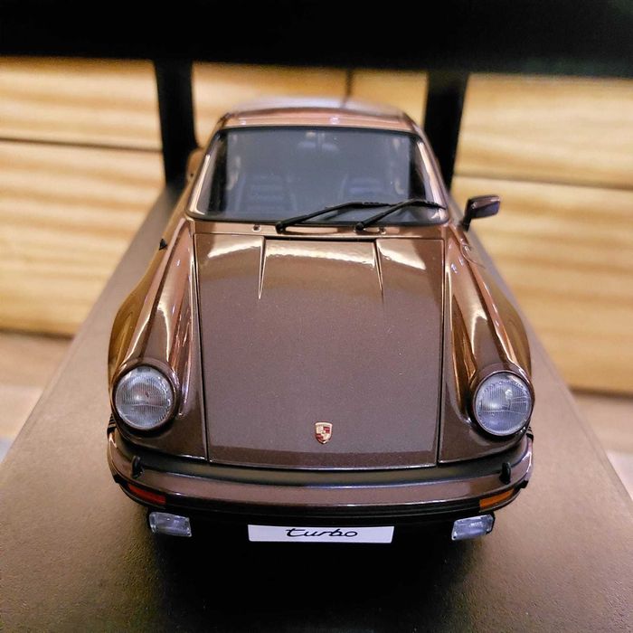 Porsche 911 (930) Turbo 3.0 Brown Copper Metallic 1976 AUTOart 1:18