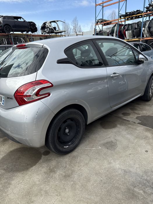 Peugeot 208 pecas