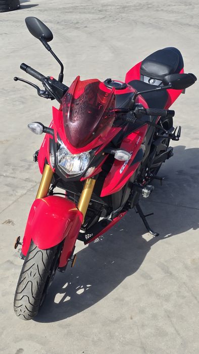 Suzuki  Gsx s 750