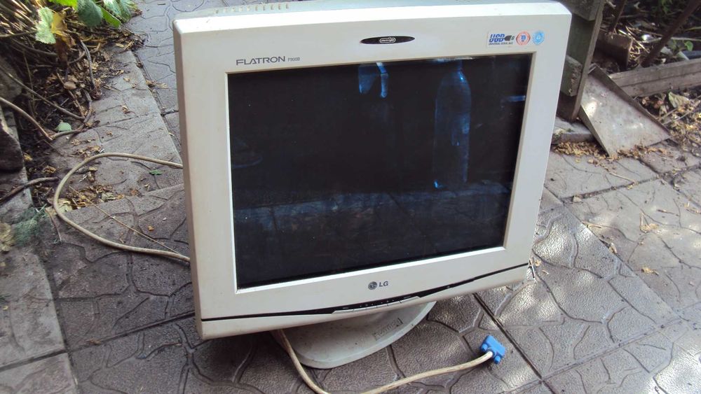 Монитор lg flatron f900b