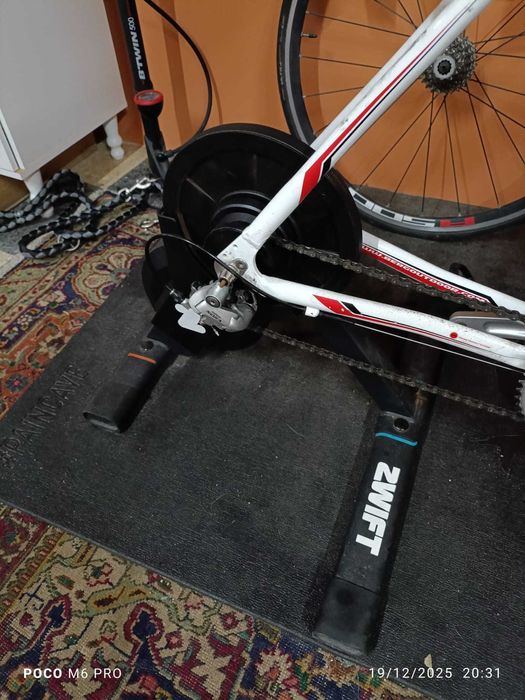 Zwift Hub One Indoor Trainer Cycling