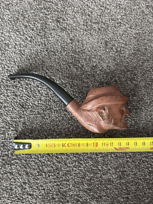 Cachimbo em madeira trabalhada