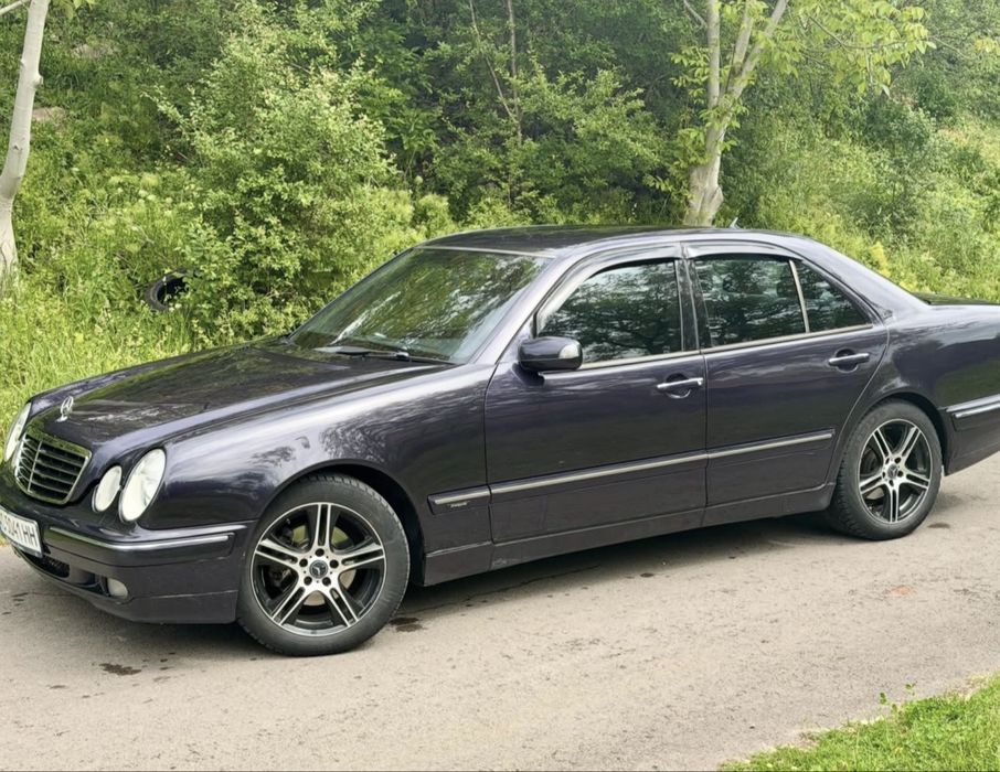 Продам Mercedes-Benz 210