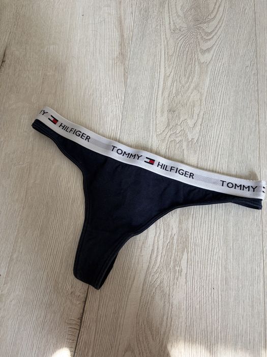 Majtki stringi tommy hilfiger m