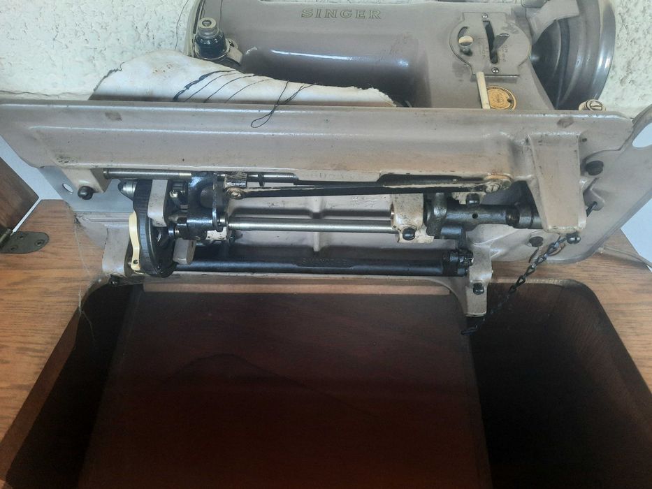 Maquina de costurar antiga Singer 191B 1959 com móvel