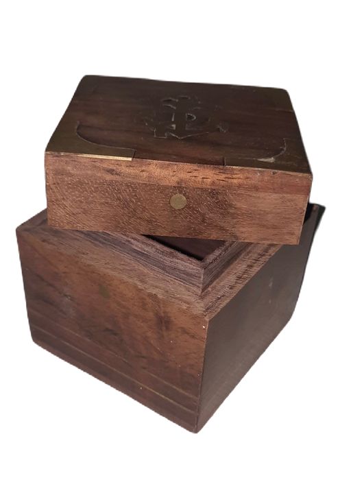 Caixa de madeira da marinha