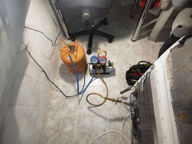 Майстер  холодильників