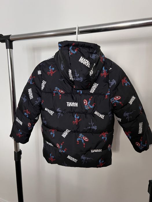 Куртка з принтом Марвел