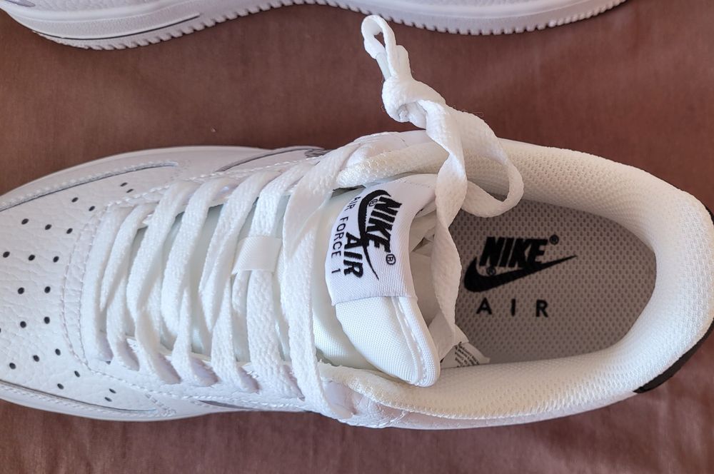 Buty młodzieżowe Nike Air Force 1 rozmiar 38,5