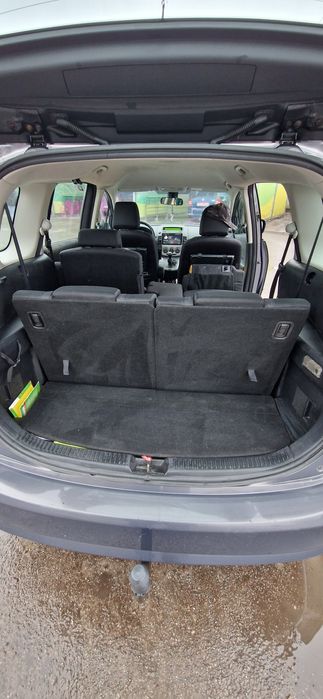 Mazda 5 (мінівен- універсал)