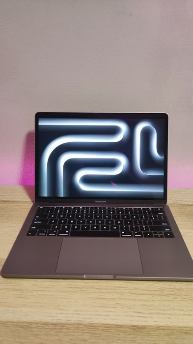 MacBook Pro 13” 2017 | i5 | 8GB RAM | 128GB SSD