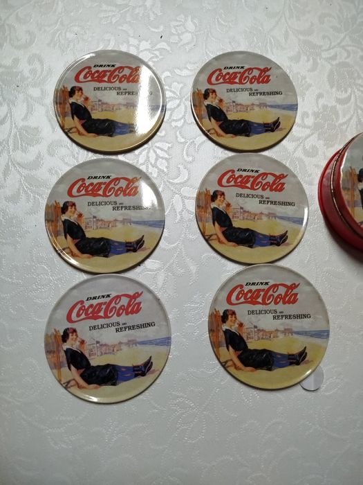Base para copos da Coca-Cola vintage, em ótimo estado.
