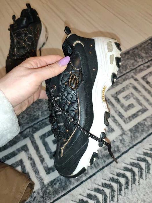 Oryginalne sneakersy D'lites Glamour Feels od Skechers rozm. 37,5.