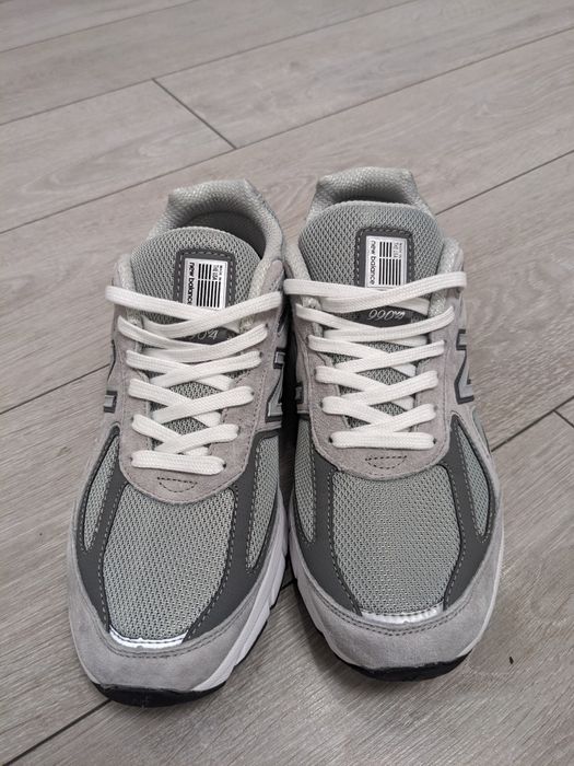 Кросівки New Balance 990v4