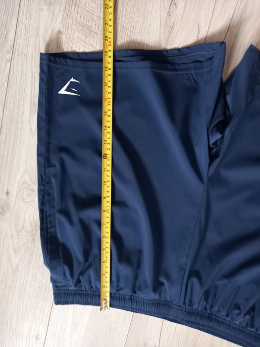 Продам спортивный комплект GYMSHARK