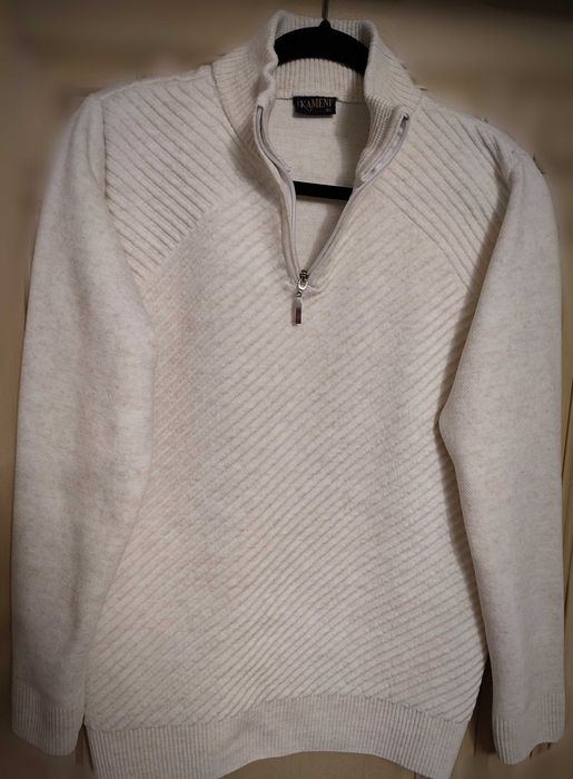 Светер на замочку