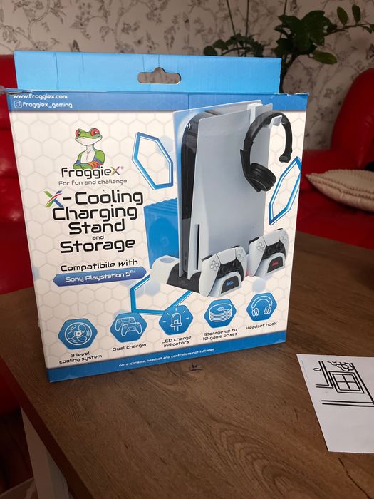 Podstawka ładująca-chłodząca do ps5
