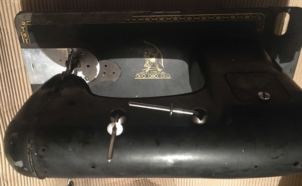 Maszyna do szycia Łucznik zabytek