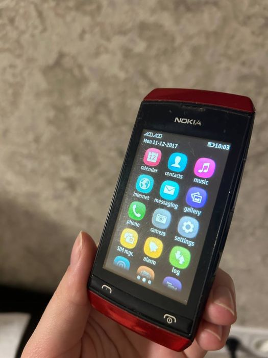 Лот кнопочних телефонів та планшет