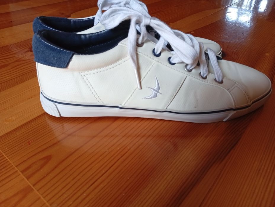 Buty sportowe męskie, rozmiar 40, ecru