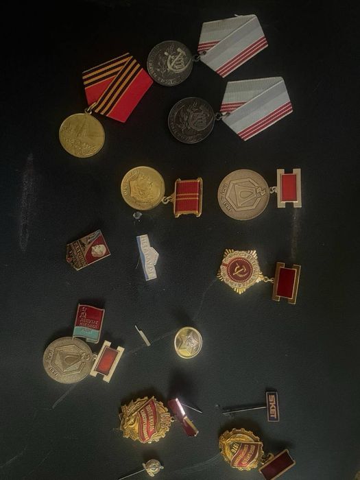 Значки колекційні в коллекцию