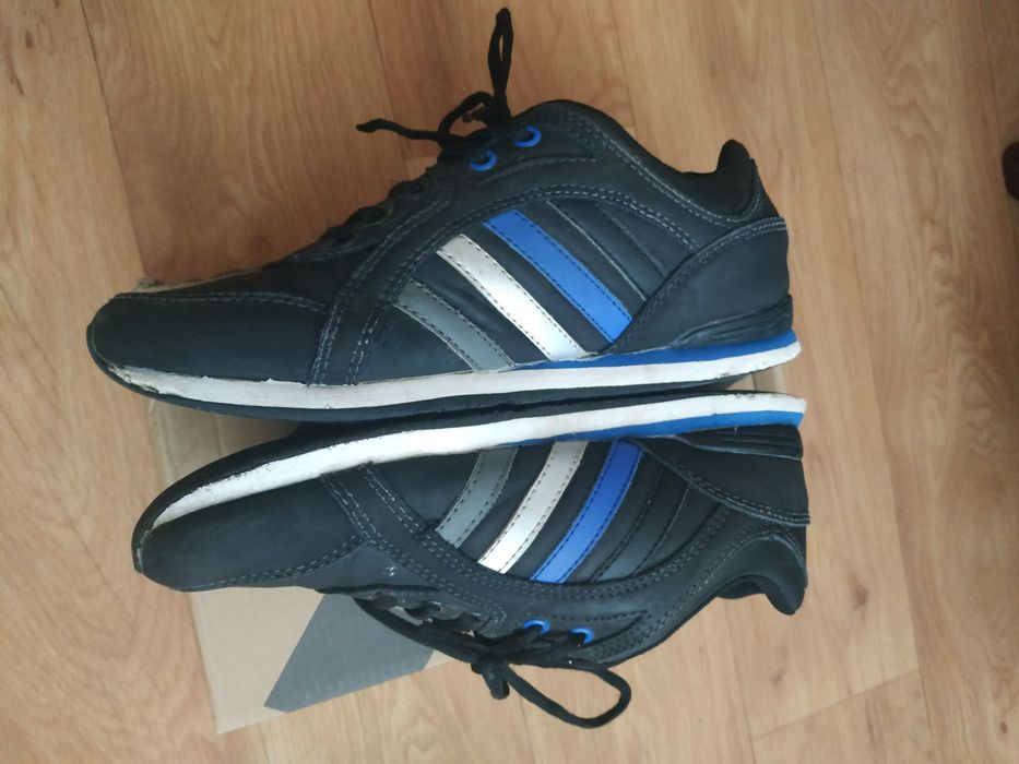 Кросівки Bona.   .