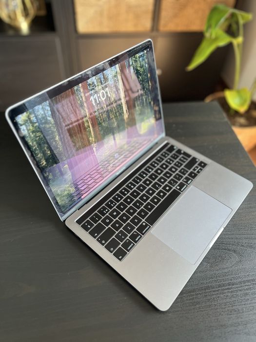 MacBook Pro 13’ 2019, 2,4 GHz / 8GB / 500GB com Acessórios64740216965506120