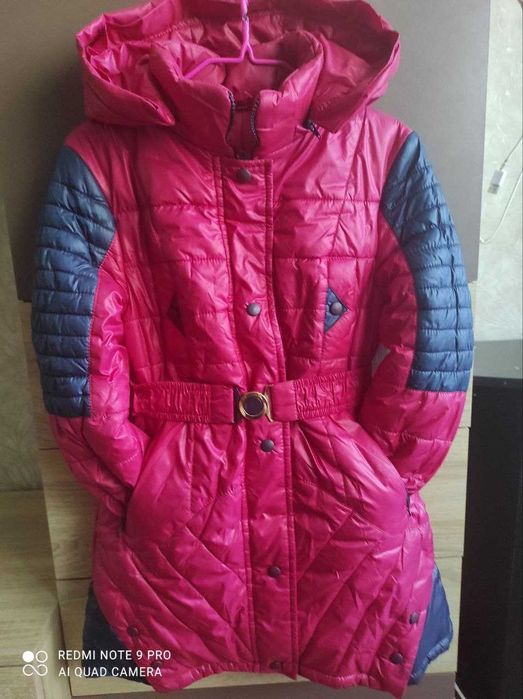 Куртка демісезонна для дівчинки (розмір 38)