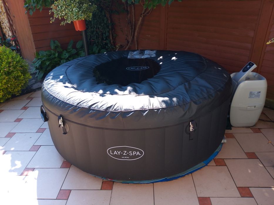 Sam basen Jacuzzi ogrodowe spa lay-z-spa Miami aukcja nr 1
