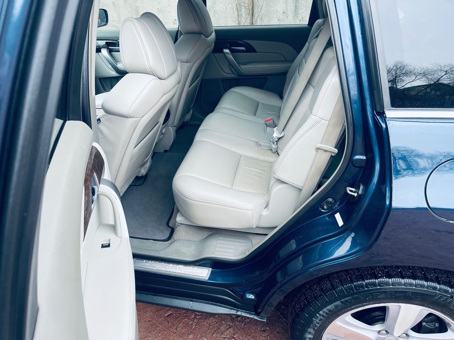 Acura MDX семь мест полная комплектация