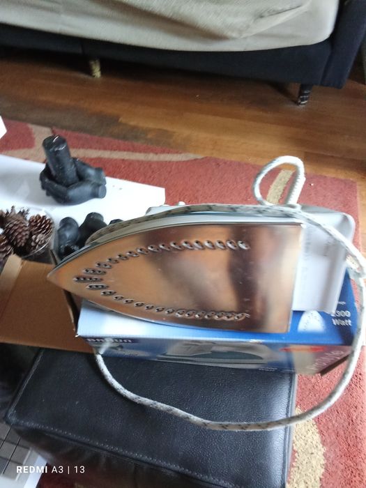 Ferro de engomar em excelente estado