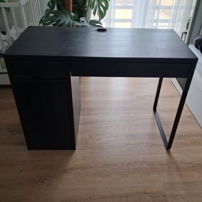 Biurko z szufladą i półkami 105cm