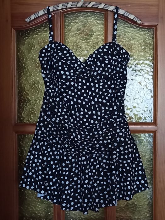 Купальник- плаття, суцільний з м'якою чашкою.eur.42, size 14
