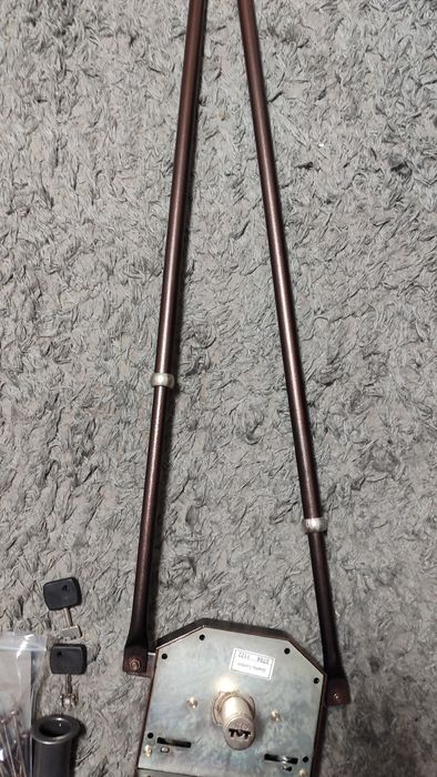 Fechadura esquerda usada