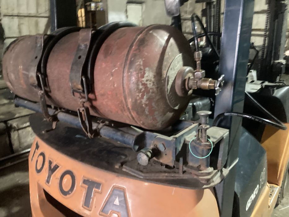 Навантажувач Toyota-82-7FDL10