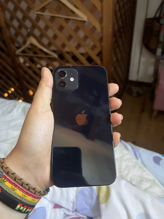 iphone 12 de 128GB com a bateria a 78% e otimo funcionamento