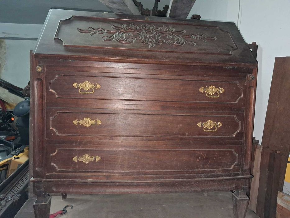 Mobiliário estilo D. José